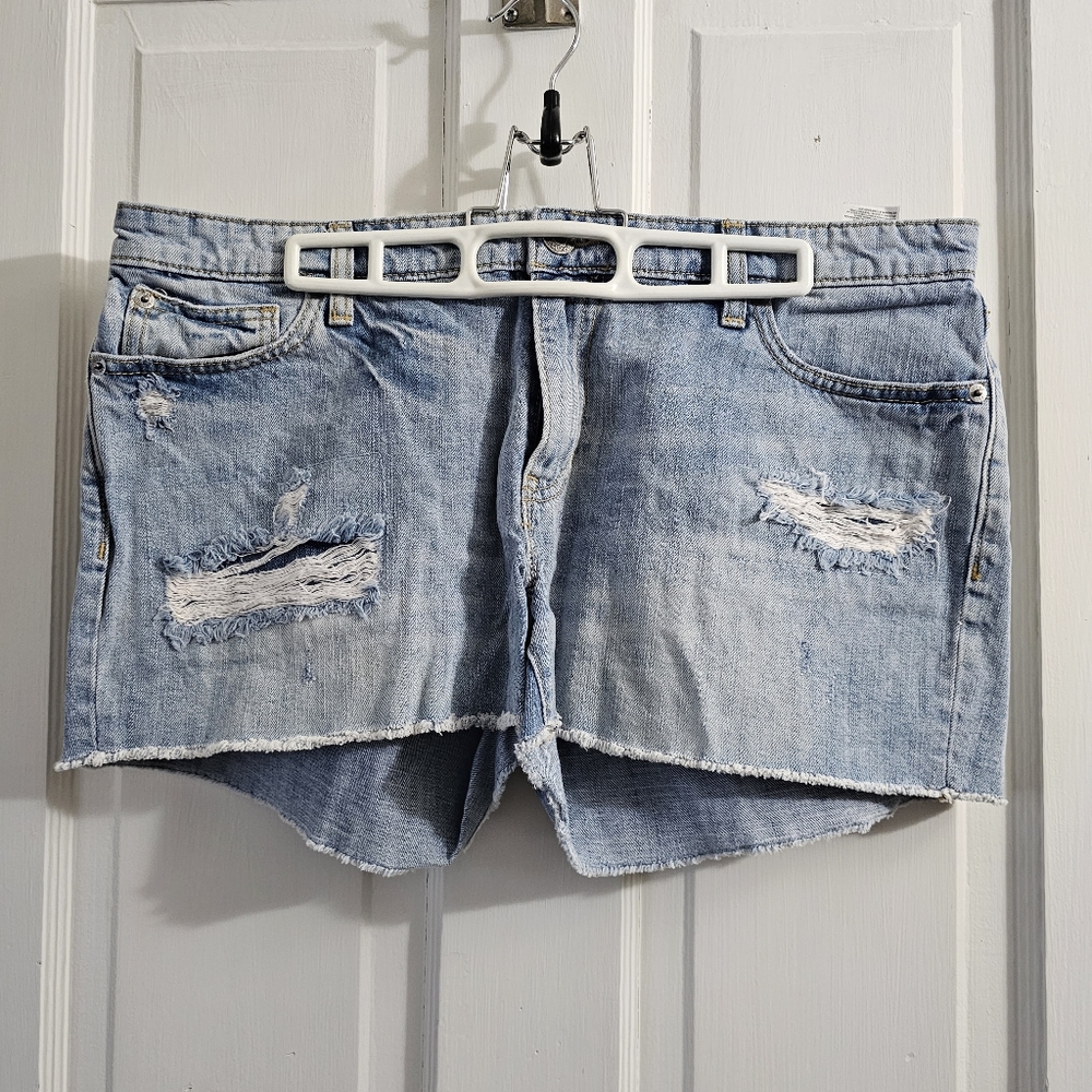 Gap Boyfriend Shorts, light blue, size 12